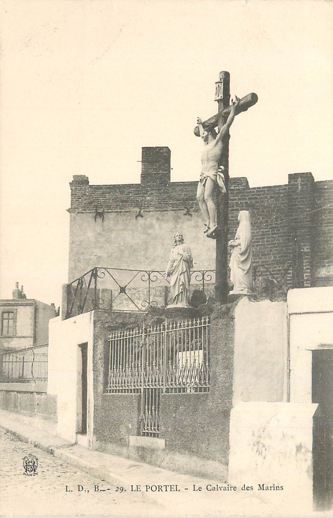 CPA Le Portel Le Calvaire des Marins