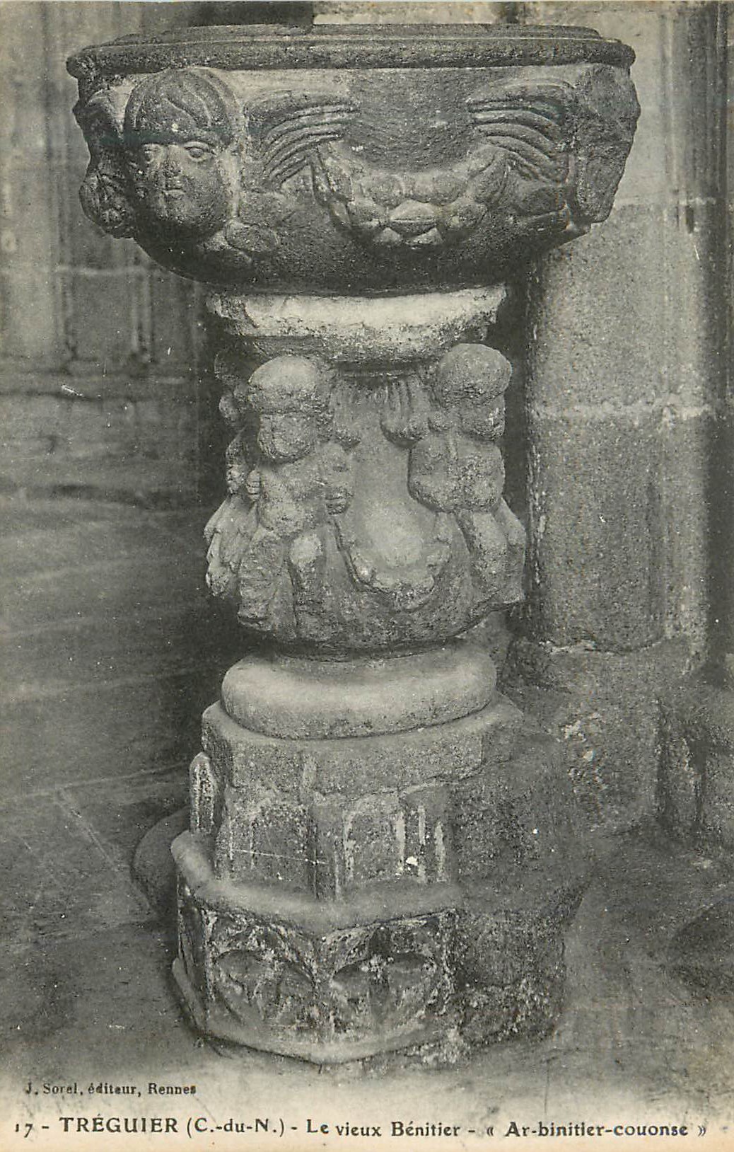 CPA Treguier (C du N) Le Vieux Benitier