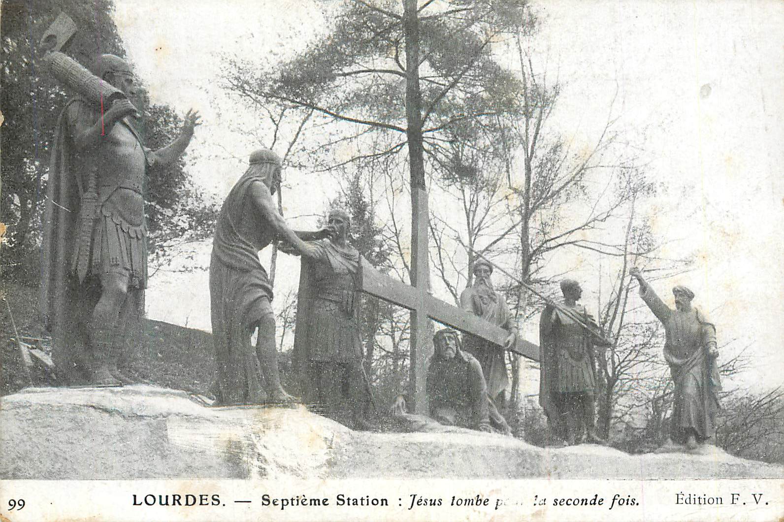CPA Lourdes Septieme Station Jesus Tombe par la Seconde fois
