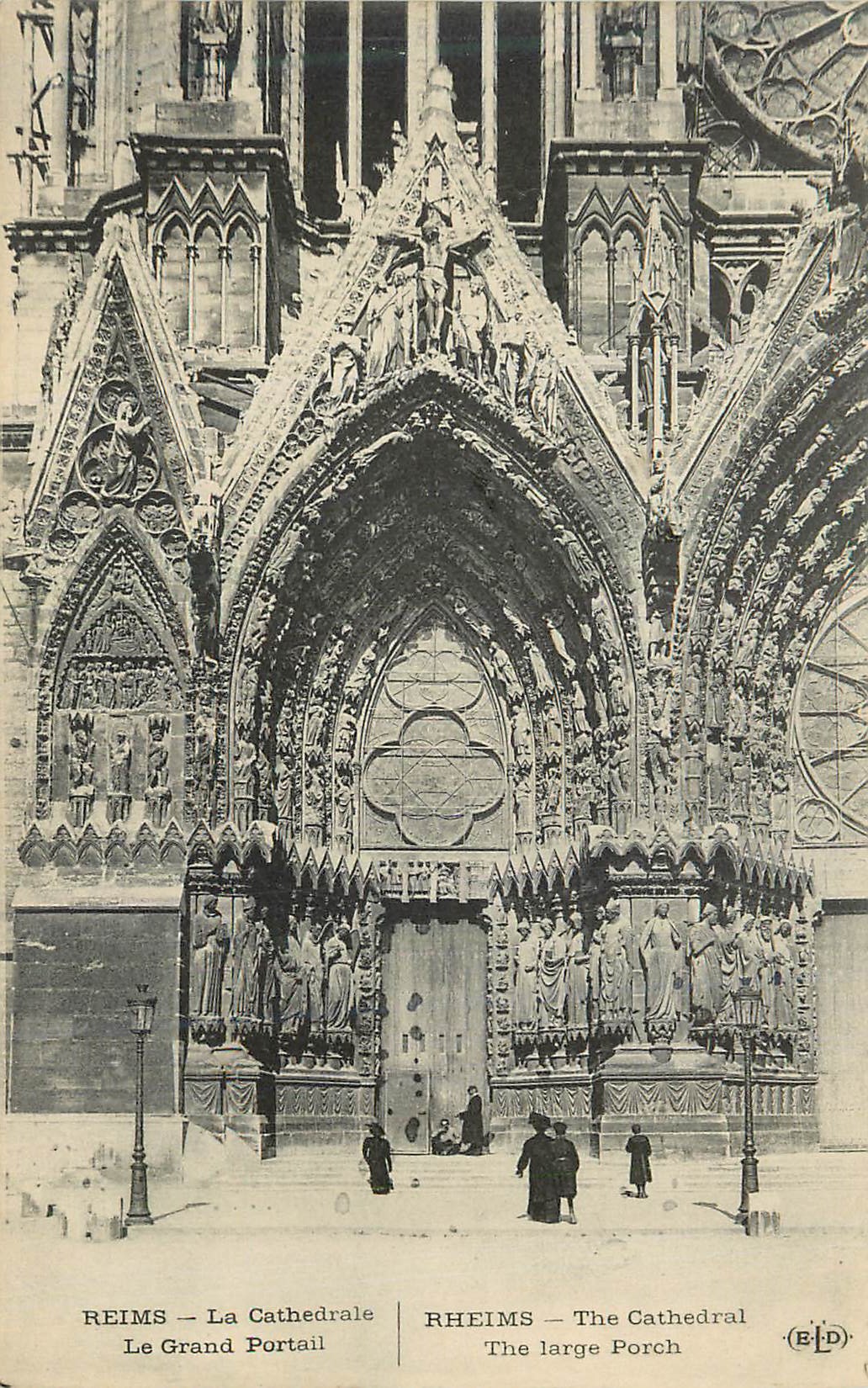 CPA Reims La Cathedrale Le Grand Portail