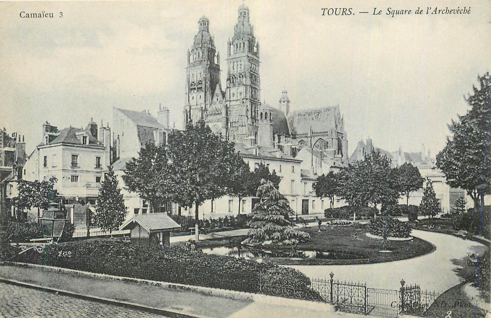 CPA Tours Le Square de l'Archeveche