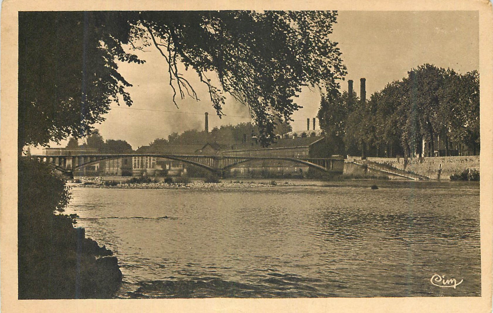 CPA Chatellerault (Vienne) Le Pont Neuf et la Manufacture Nationale d'Armes