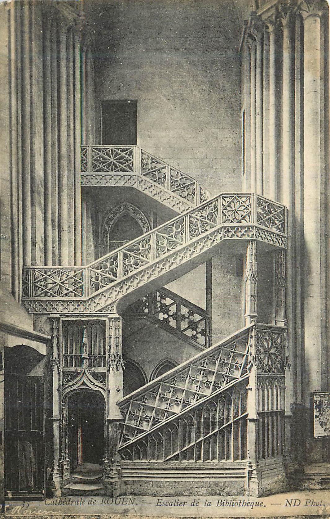 CPA Cathedrale de Rouen Escalier de la Bibliotheque