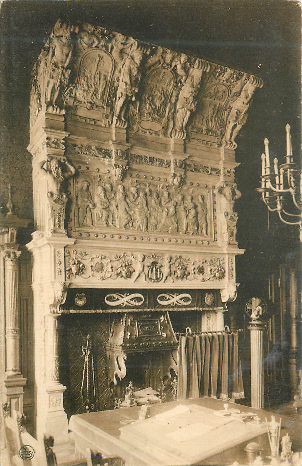 CPA Anvers Interieur de l'Hotel de Ville Cabinet du Bourgmestre La Cheminee