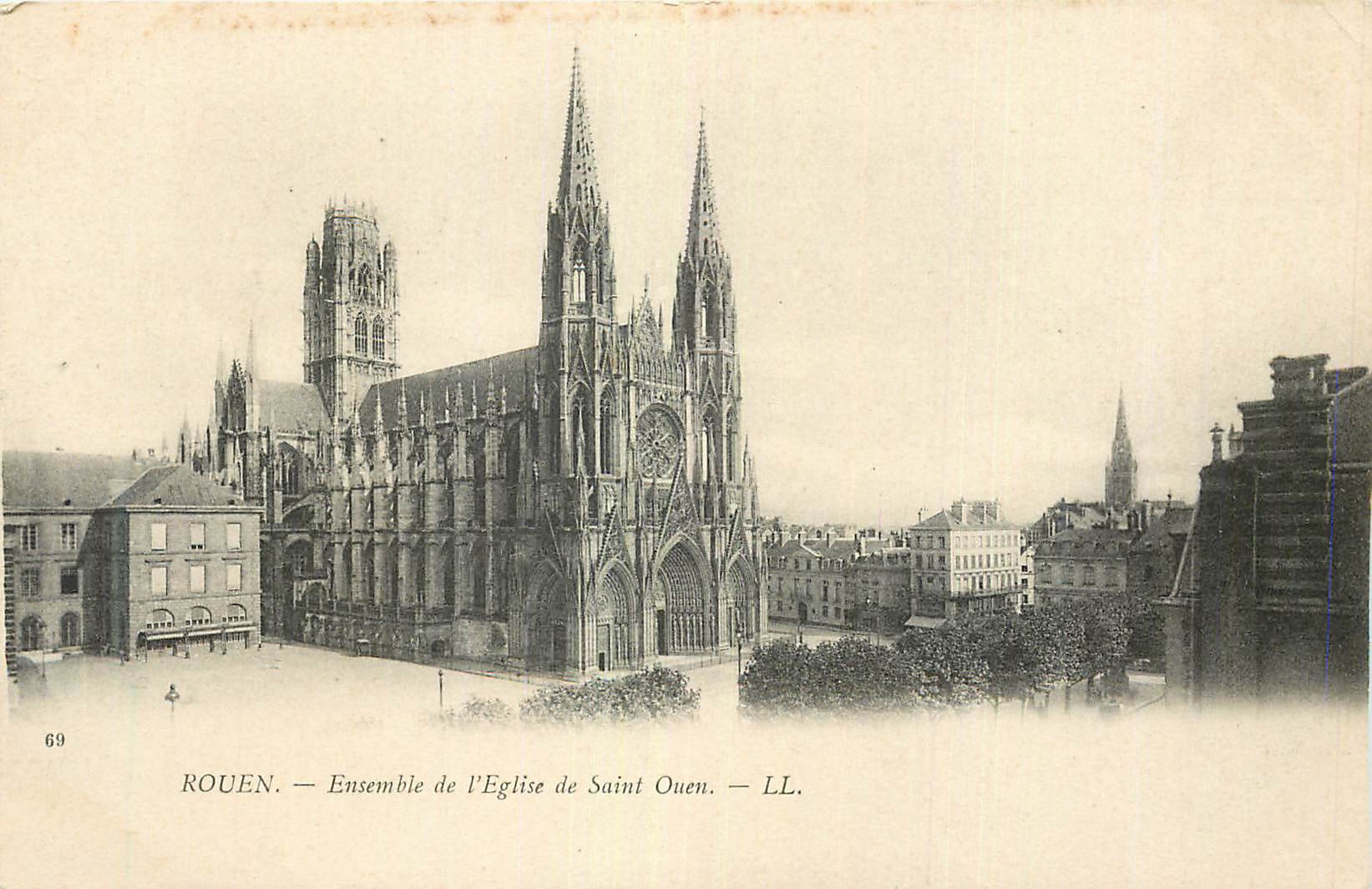 CPA Rouen Ensemble de l'Eglise de Saint Ouen