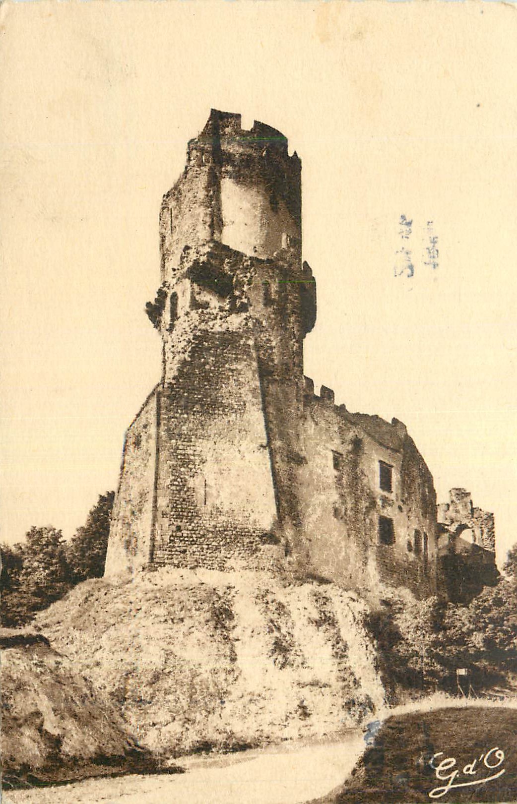 CPM L'Auvergne Chateau Feodal de Tournoel