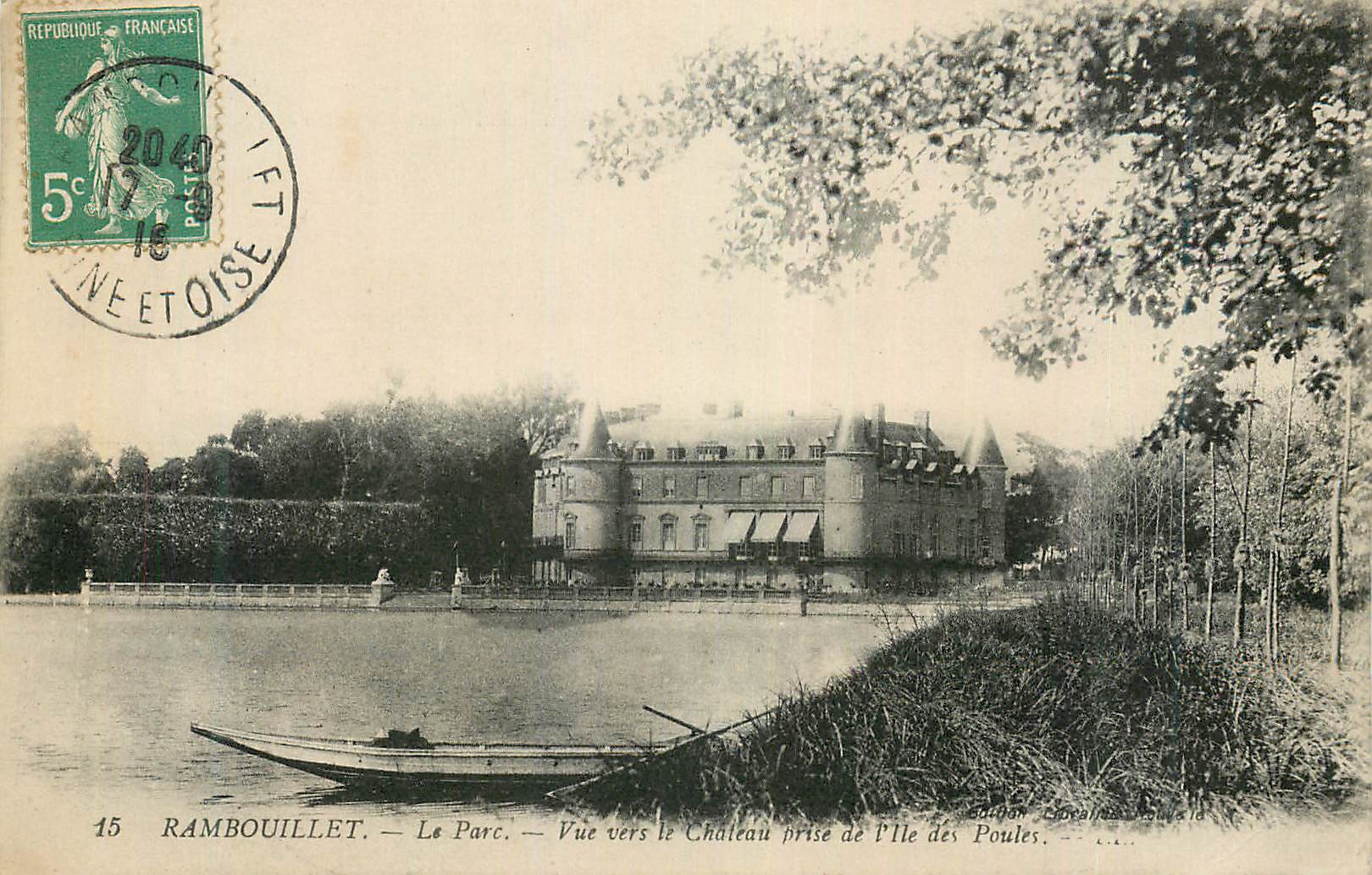 CPA Rambouillet le Parc Vue vers le Chateau Prise de l'Ile des Poules