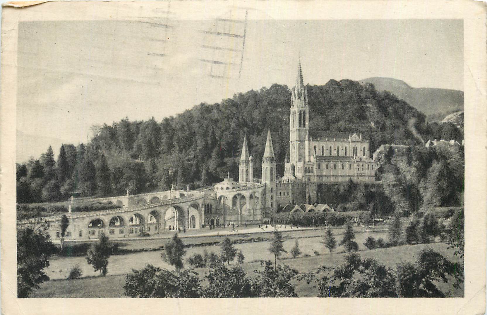 CPA Lourdes La Basilique et le Calvaire