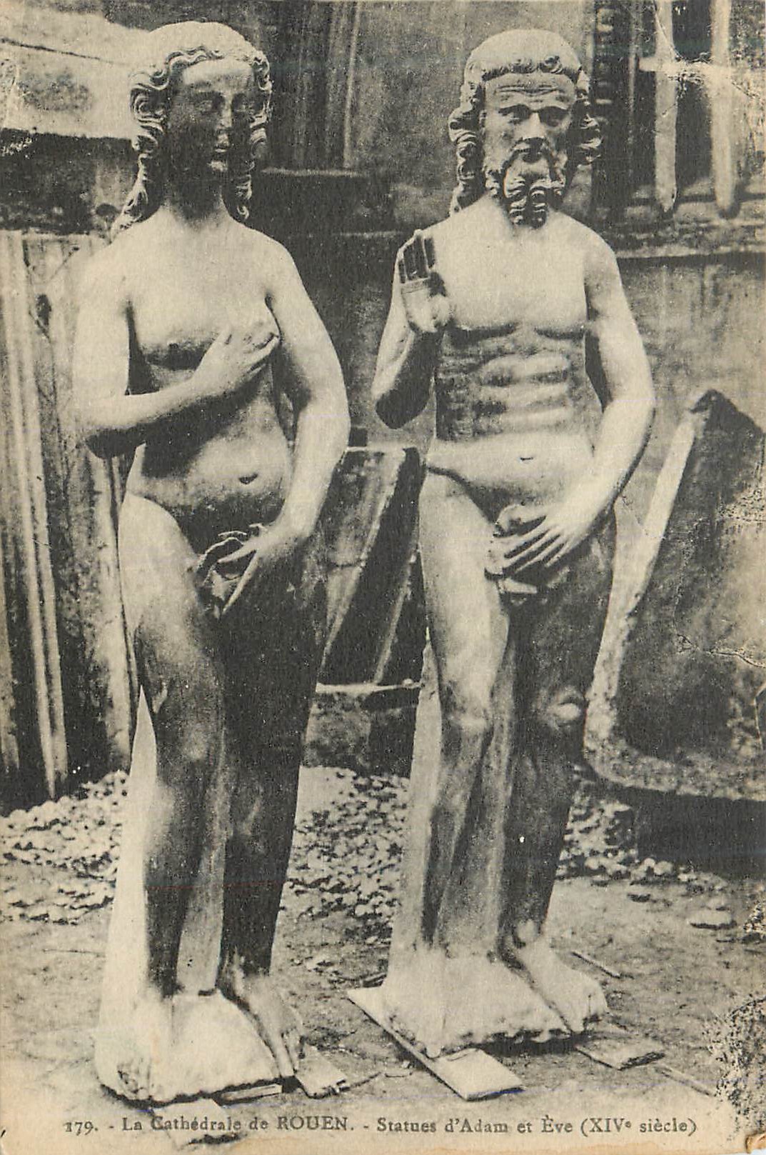 CPA La Cathedrale de Rouen Statue d'Adam et Eve (XIVe Siecle)