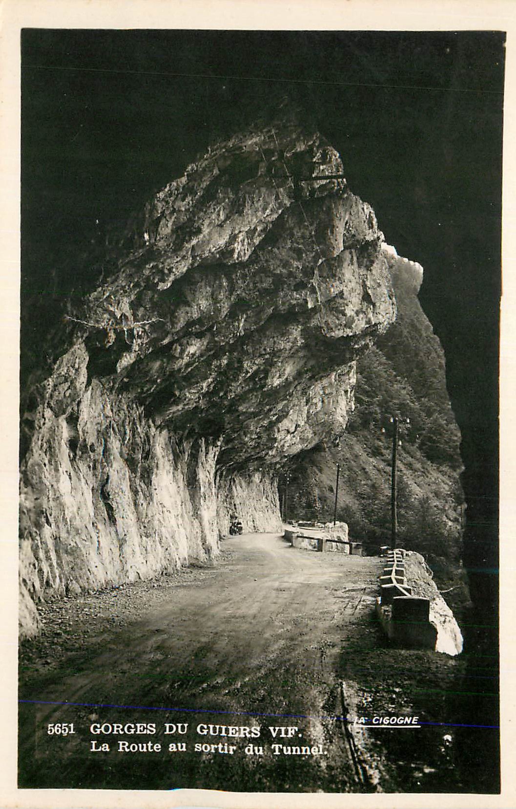Gorges du Guiers Vif — La Route au sortir du Tunnel — La Cigogne, n° 5651