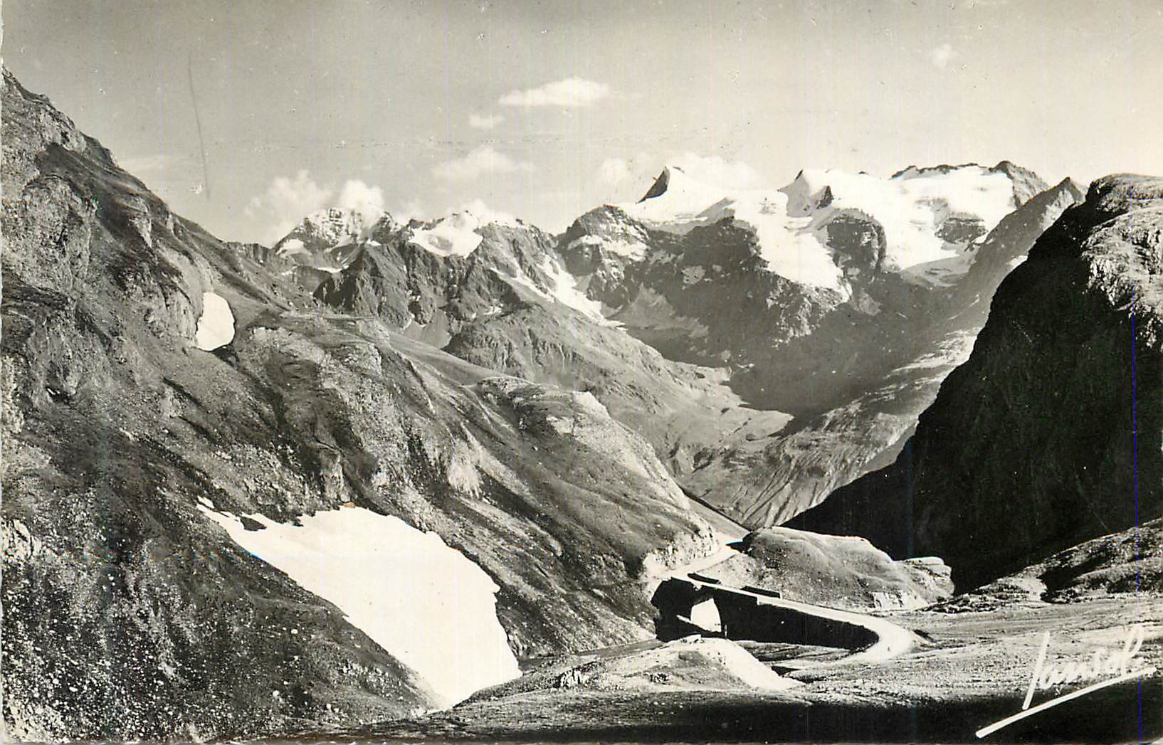 CPM Sur la Route du Col de l'Iseran (2770) La plus Haute Route d'Europe En Descendant sur la Maurienne