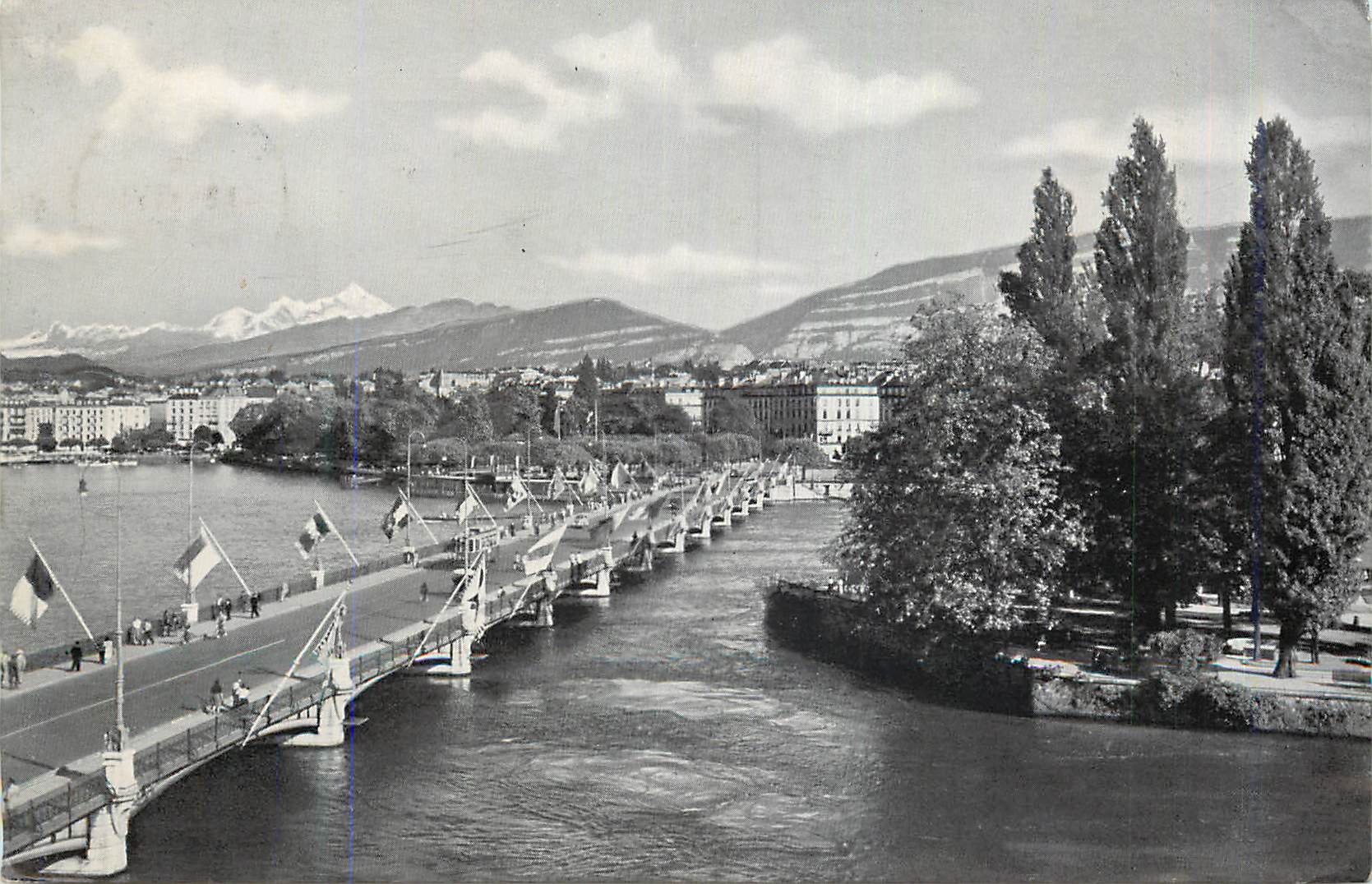 CPM Geneve Ile J J Rousseau Le Pont du Mont Blanc et le Mont Blanc (4810 m)