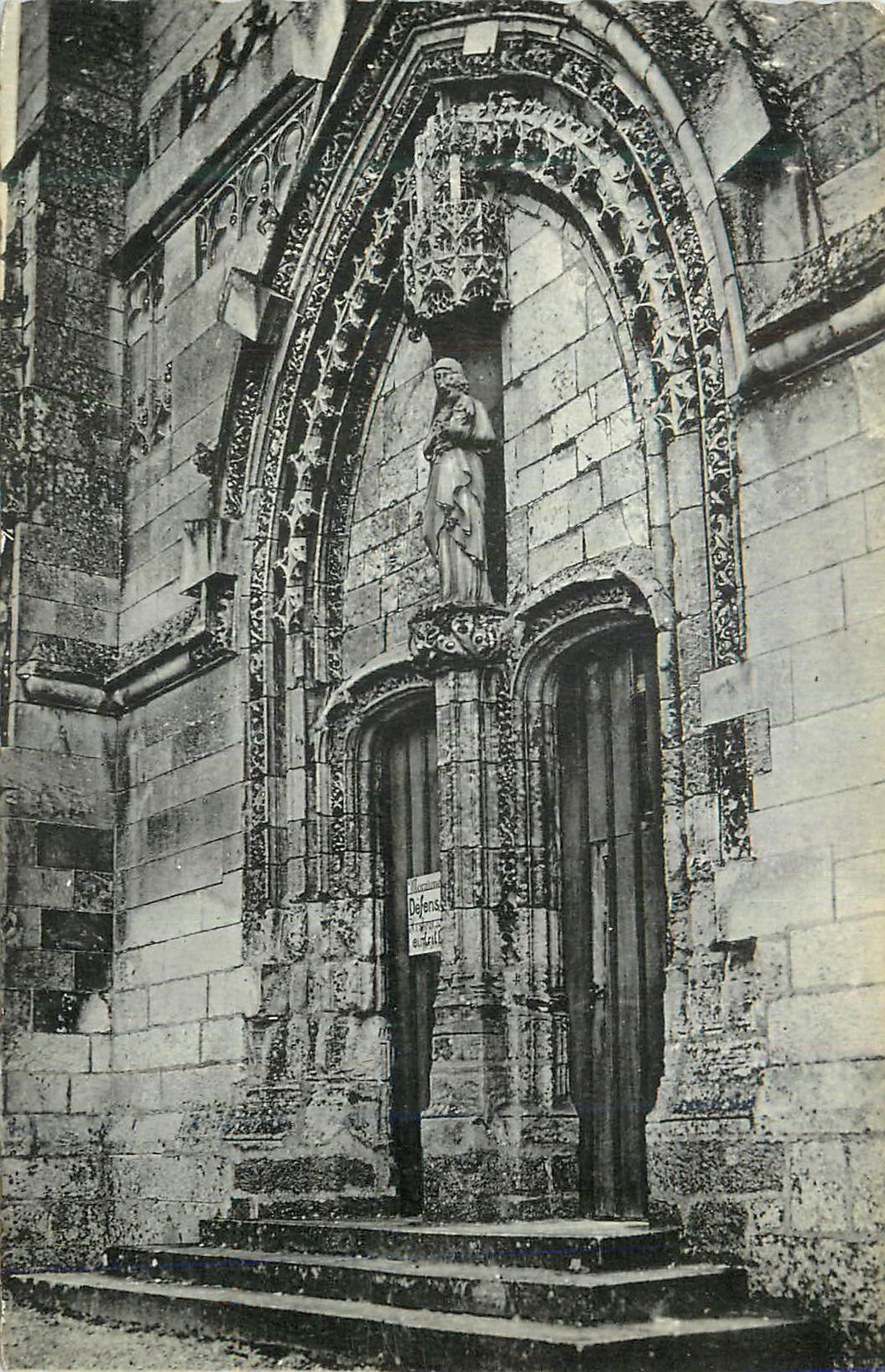 CPA Poix (Somme) Le Portail de L'Eglise