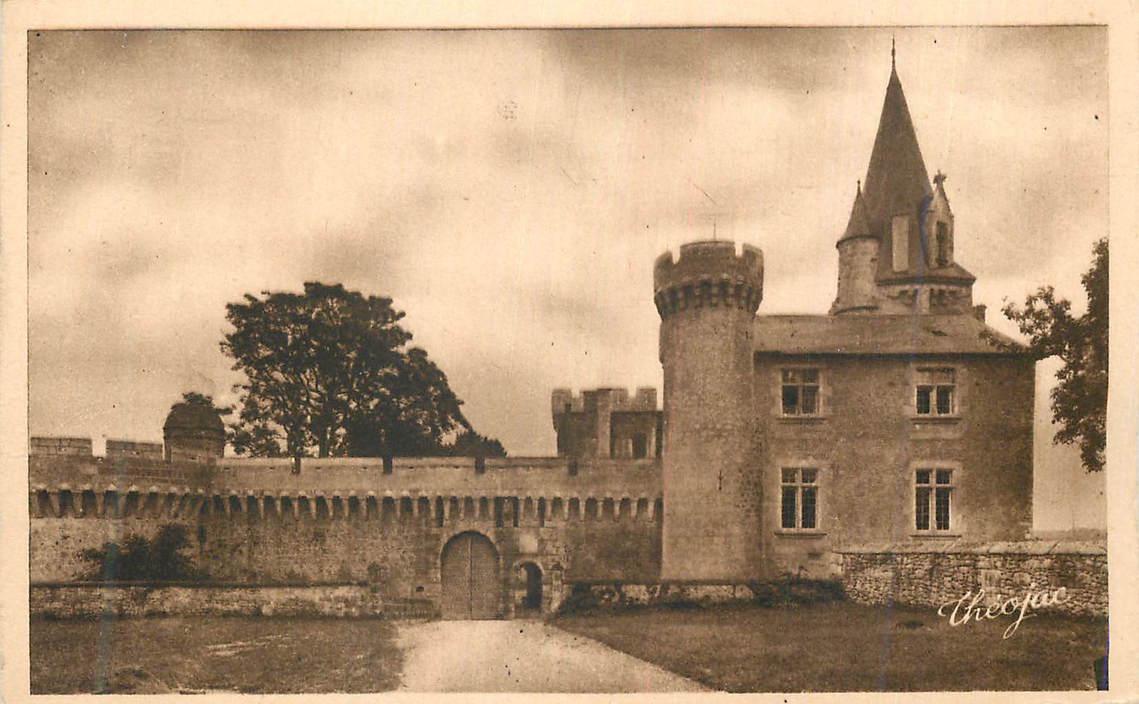 CPA Dordogne Chateau de Marouatte Lou Diable