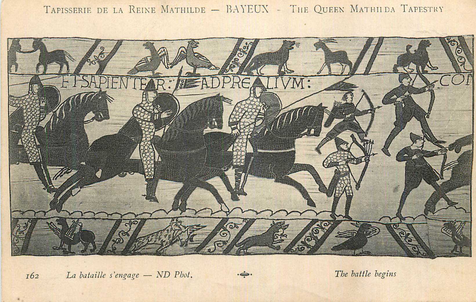 CPA Bayeux Tapisserie de la Reine Mathilde La Bataille s'Engage