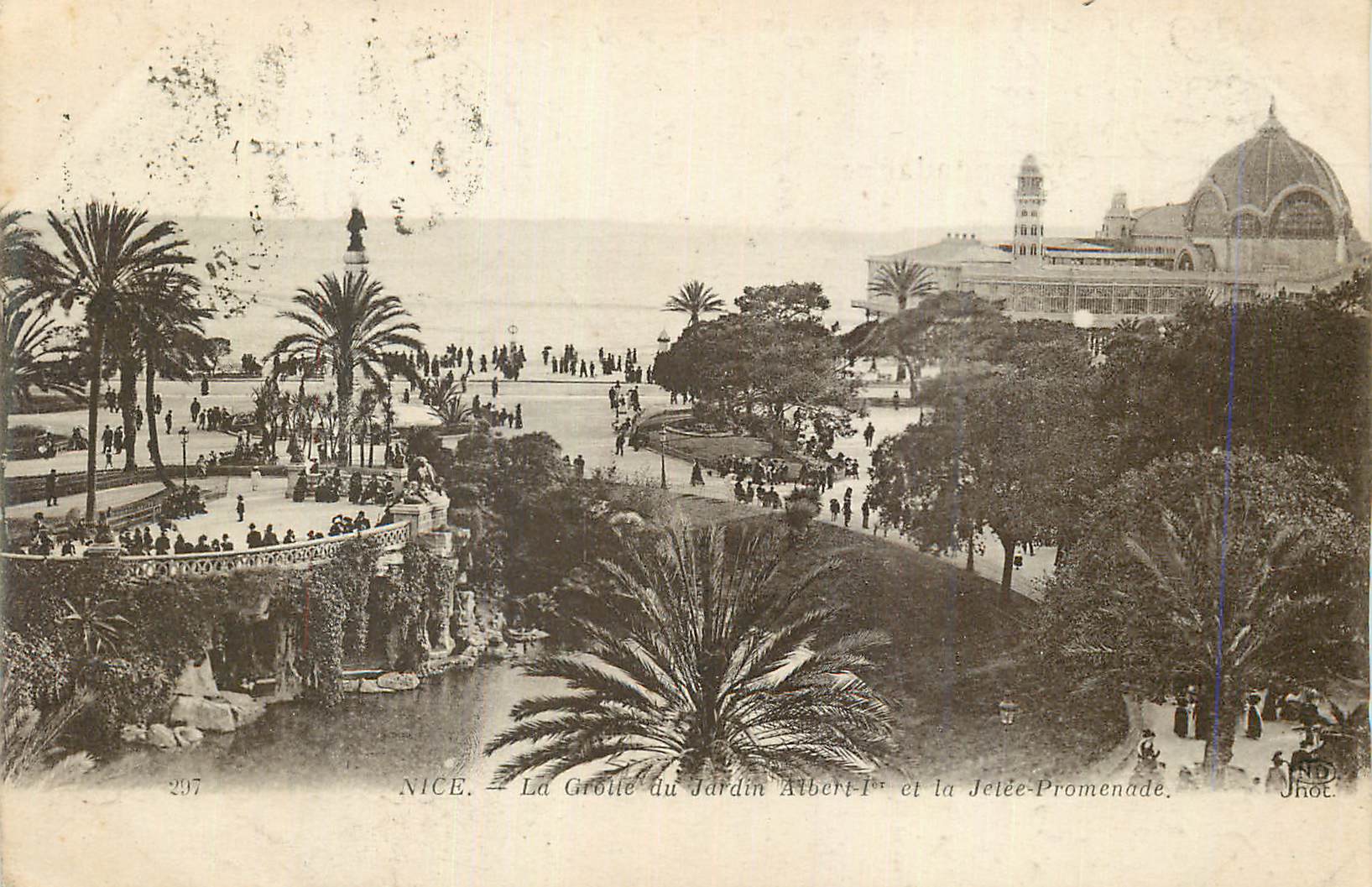 CPA Nice La Grotte du Jardin Albert Ier et la Jetee Promenade