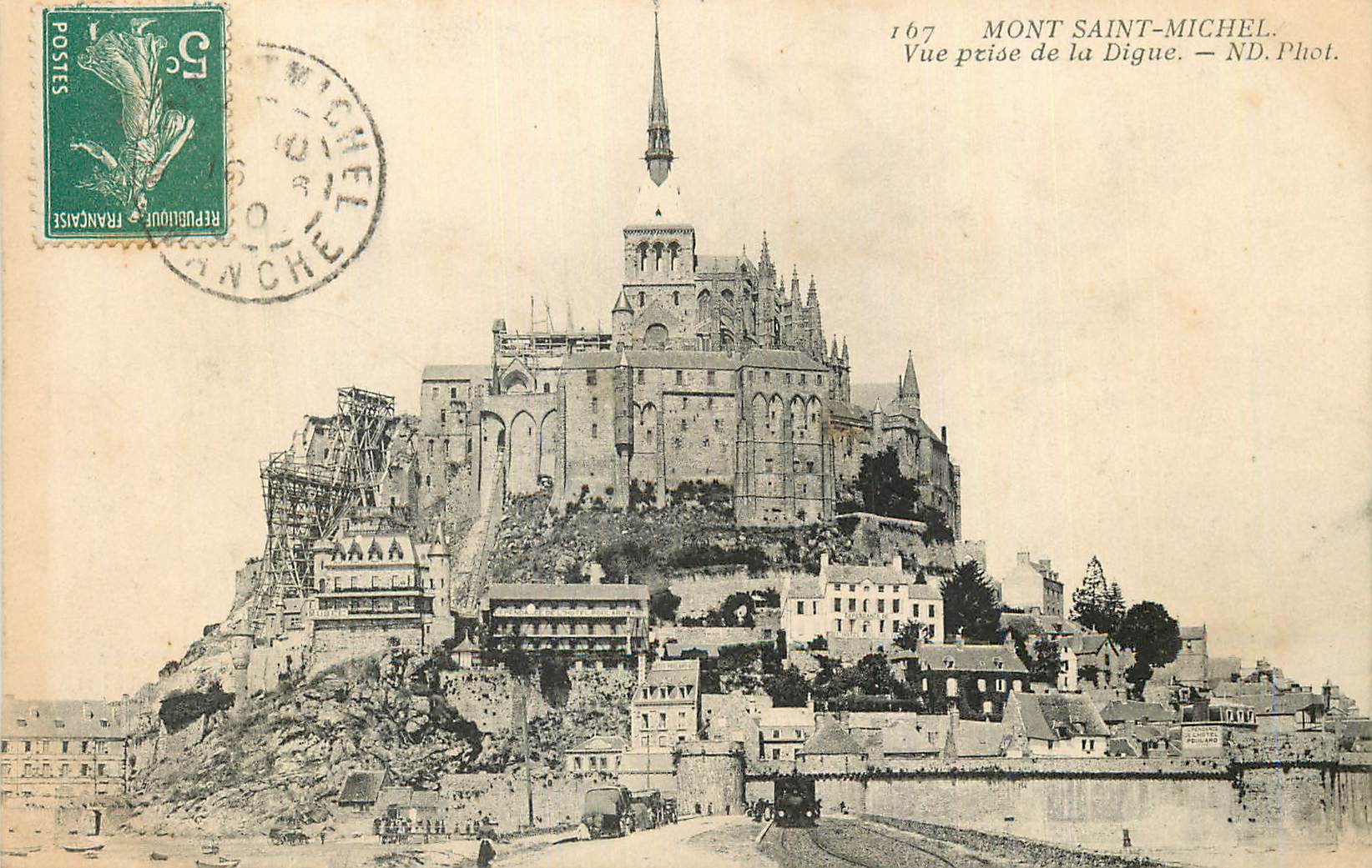 CPA Mont Saint Michel Vue prise de la Digue