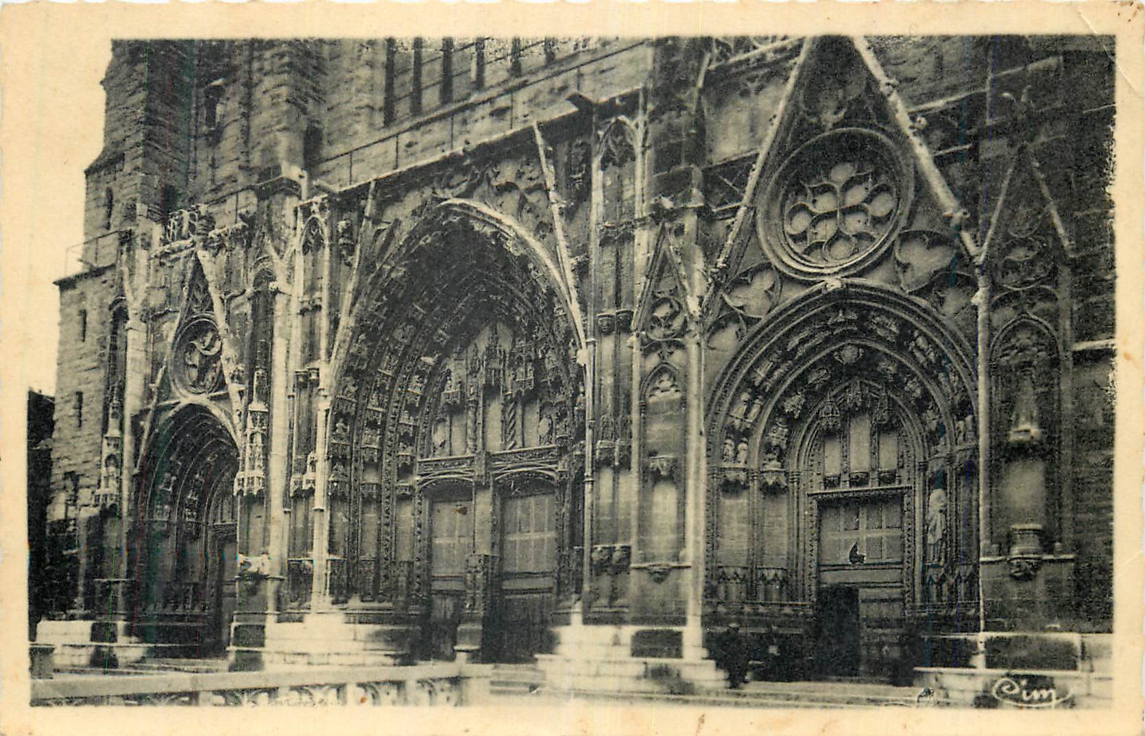 Cathédrale Notre-Dame de Strasbourg — façade gothique — Cim