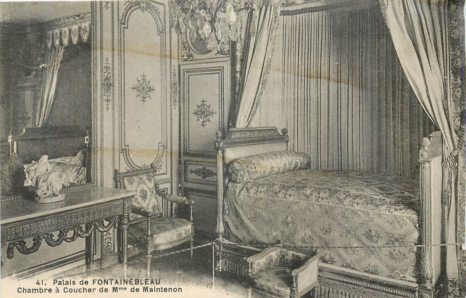 CPA Palais de Fontainebleau Chambre a Coucher de Mme Maintenon