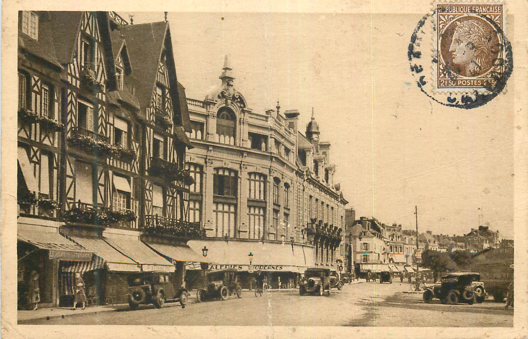 CPA Trouville La Reine des Plages Le Quai Joinville