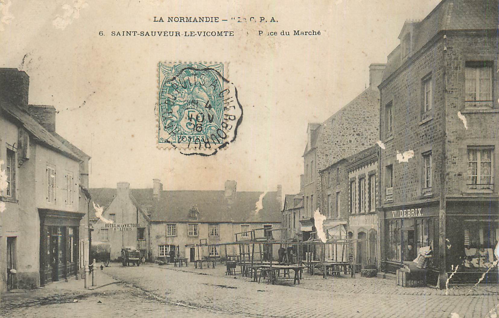 CPA La Normandie Saint Sauveur le Vicomte Place du Marche