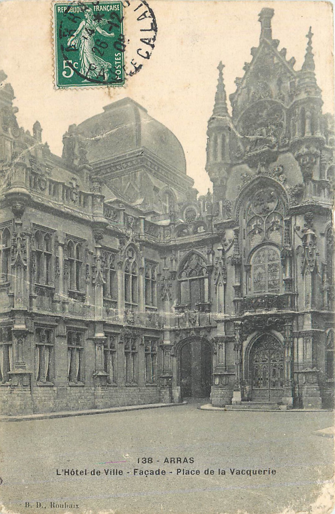 CPA Arras L'Hotel de Ville Facade Place de la Vacquerie