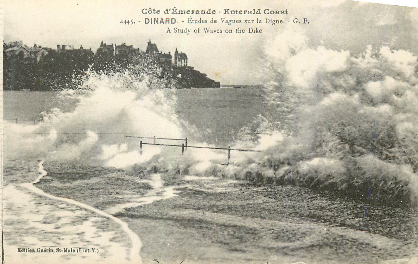 Côte d'Émeraude - Emerald Coast - Études de Vagues sur la Digue - G. F.