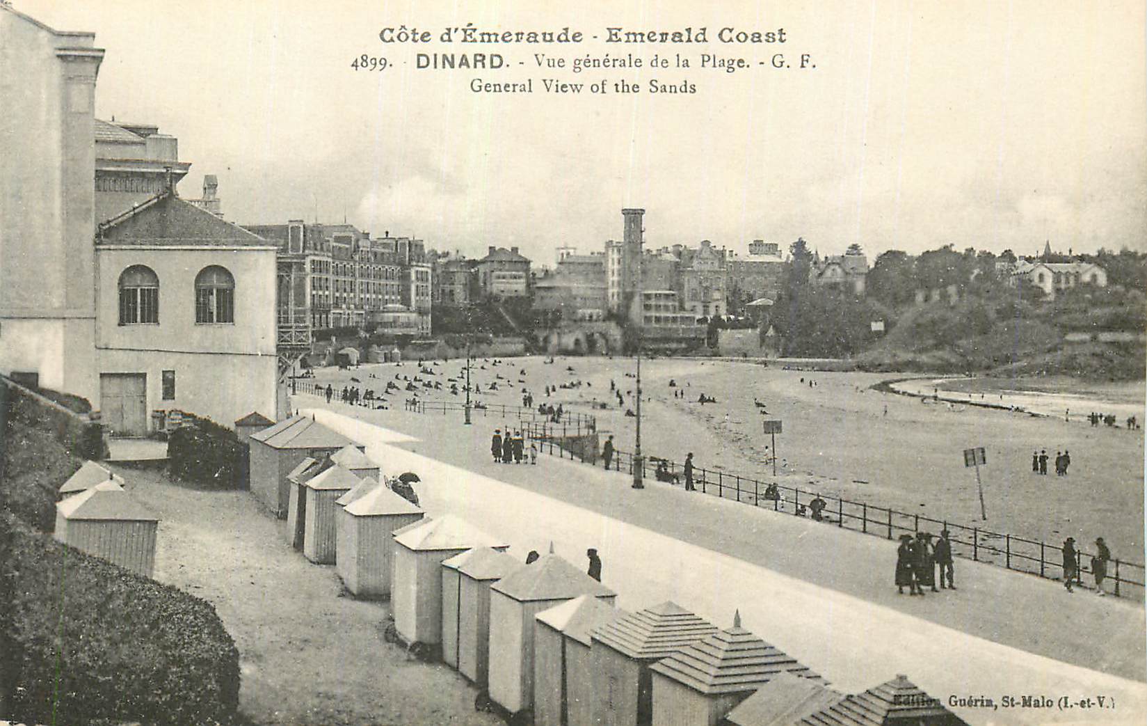 CPA Dinard Cote d'Emeraude Vue Generale de la Plage
