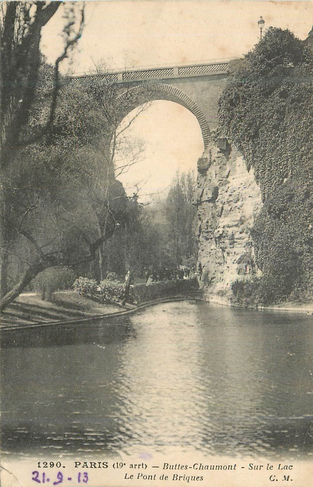 CPA Paris (19e arrt) Bulles Chaumont Sur le Lac Le Pont de Briques
