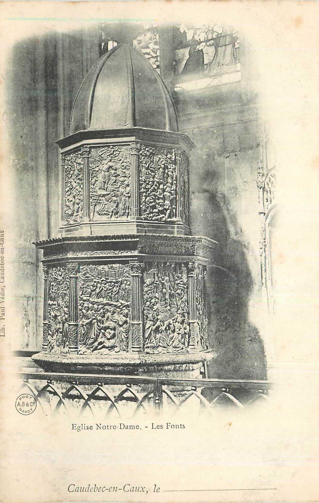 CPA Caudebec en Caux Eglise Notre Dame Les Fonts