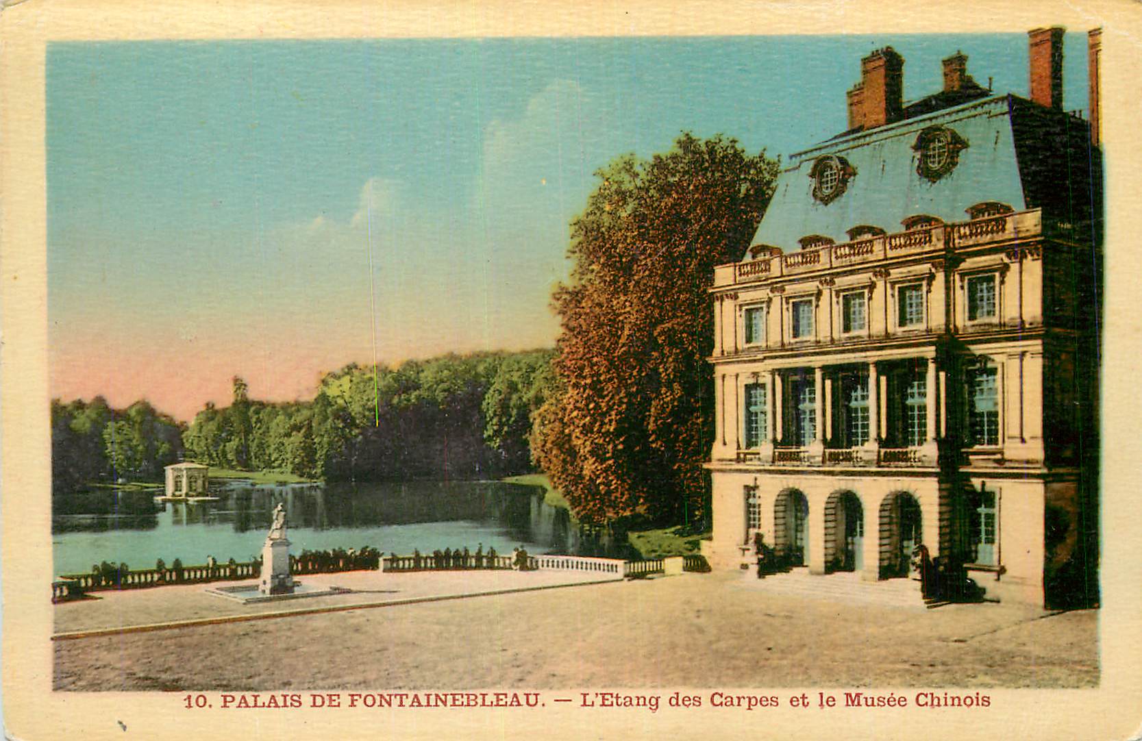 Schloss Fontainebleau — Der Karpfenteich und das chinesische Museum
