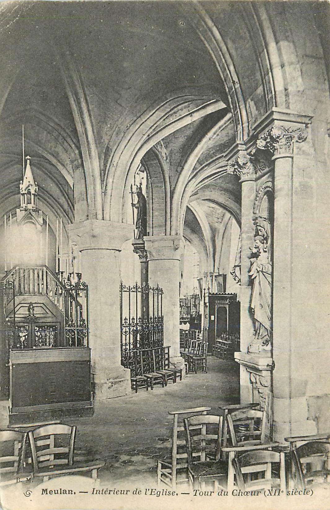 CPA Meulan Interieur de l'Eglise Tour du Choeur (XIIe Siecle)