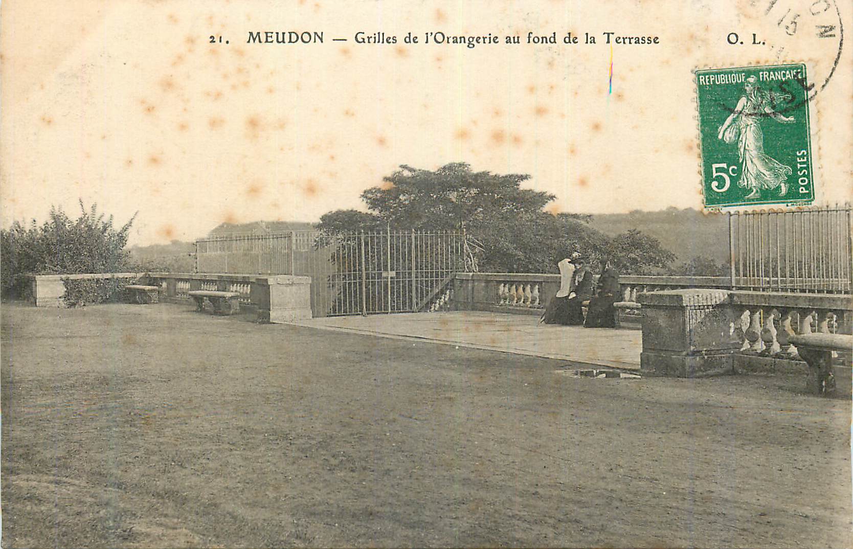 CPA Meudon Grilles de l'Orangerie au fond de la Terrasse