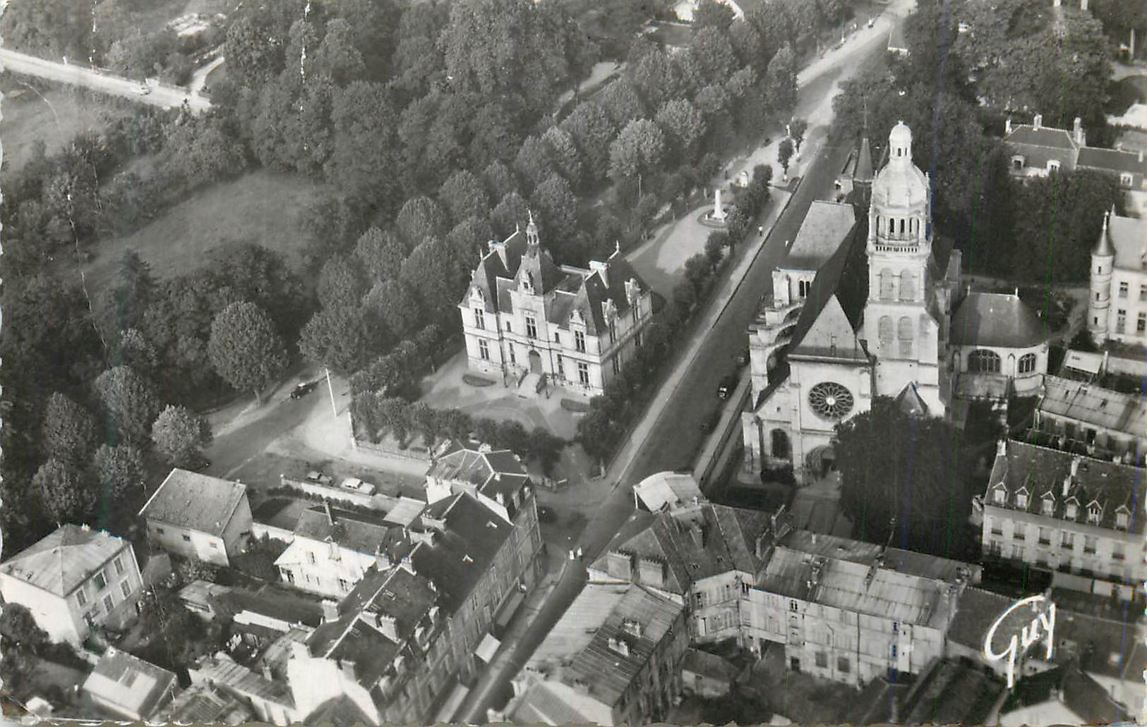 CPM En Avion sur L'Isle Adam (S et O)