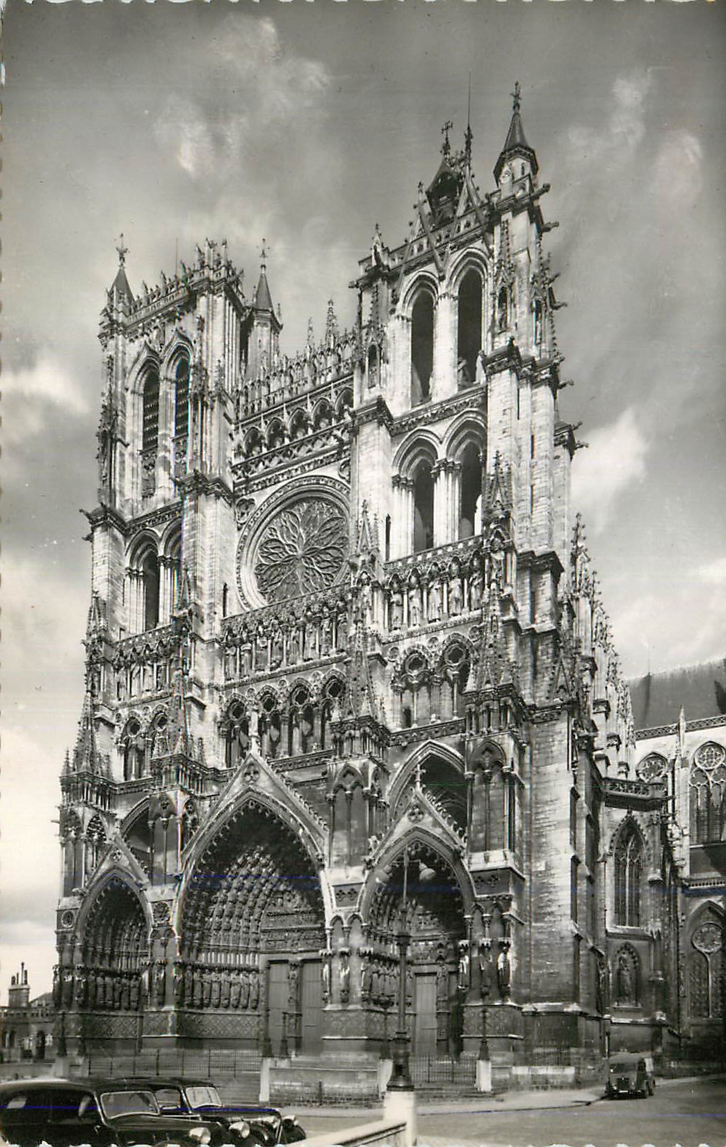 CPA Amiens Somme La Cathedrale