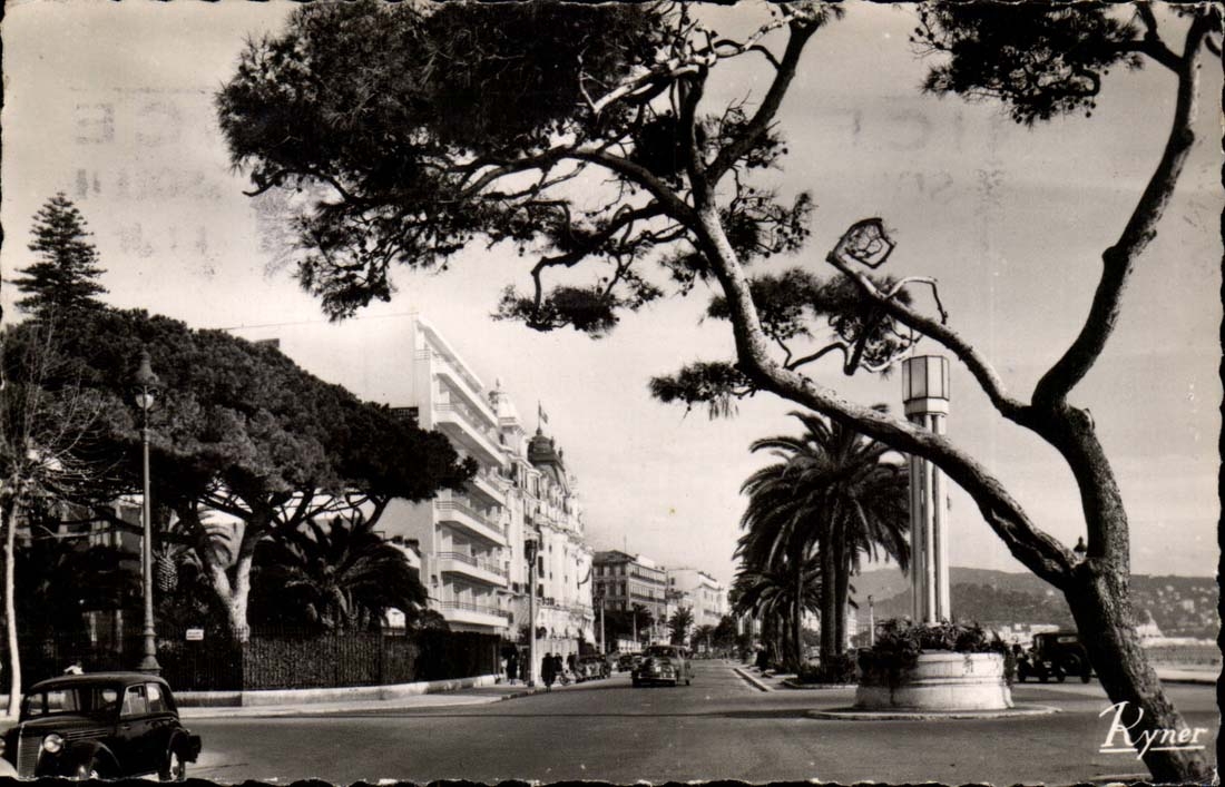 Nice CPM La promenade des Anglais Le Mont Boron