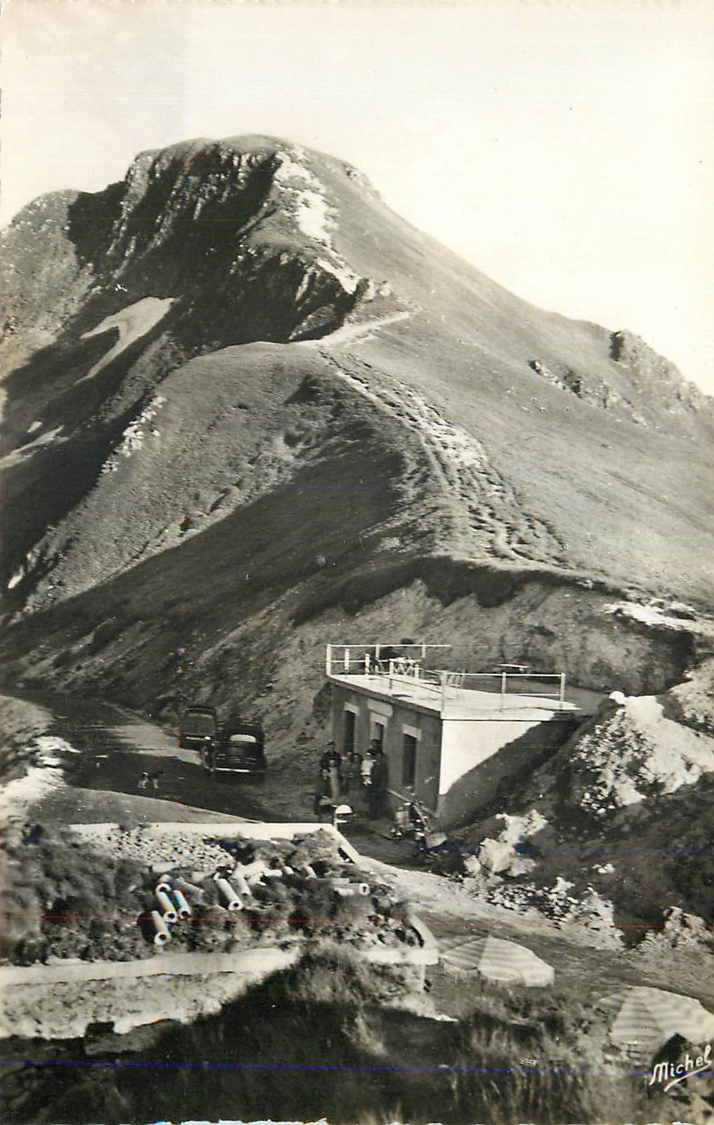 CPM Puy Mary (alt 1787 m) Le Cantal Pouristique par Michel La Buvette LE Refuge