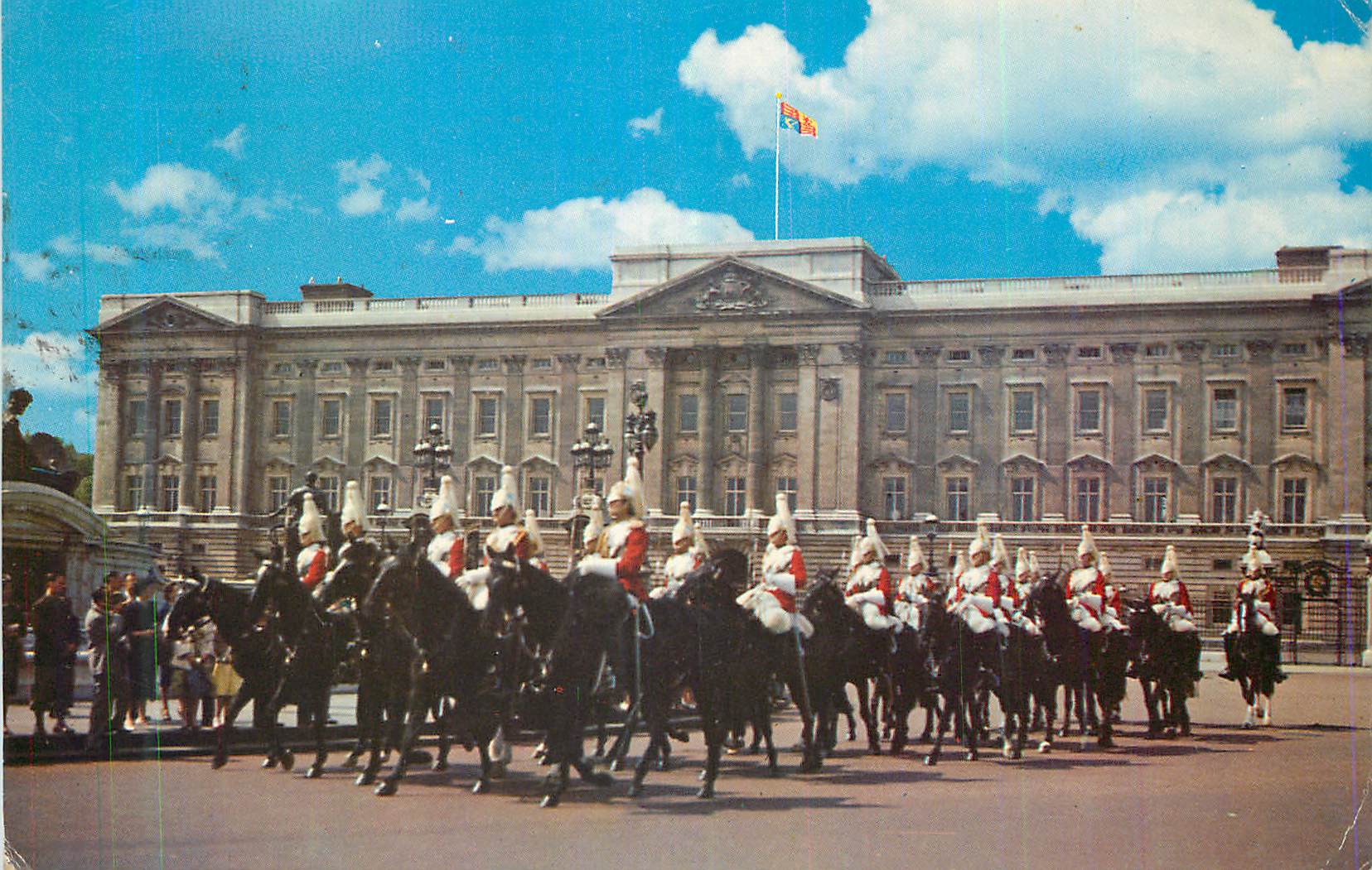 CPM Mounted Guard at Buckingham Palace London Militaria