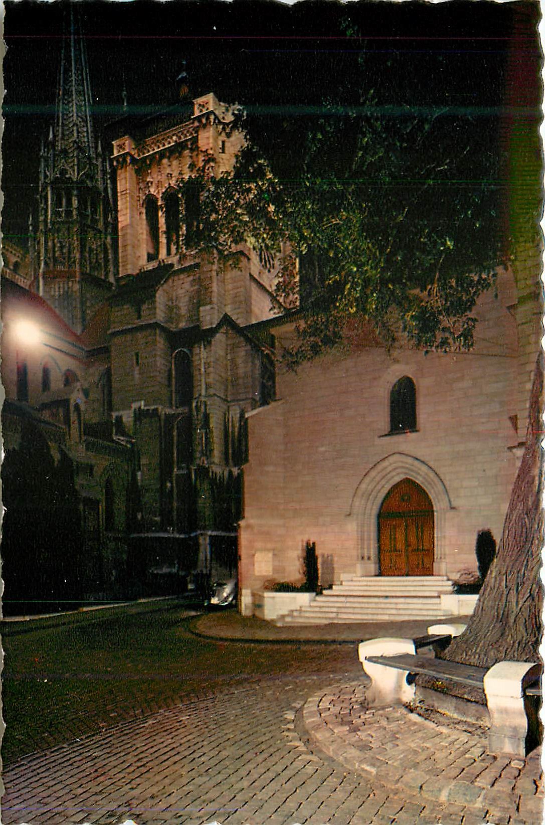 CPM Geneve Le Temple de l'Auditoire et la Tour Sud de Saint Pierre