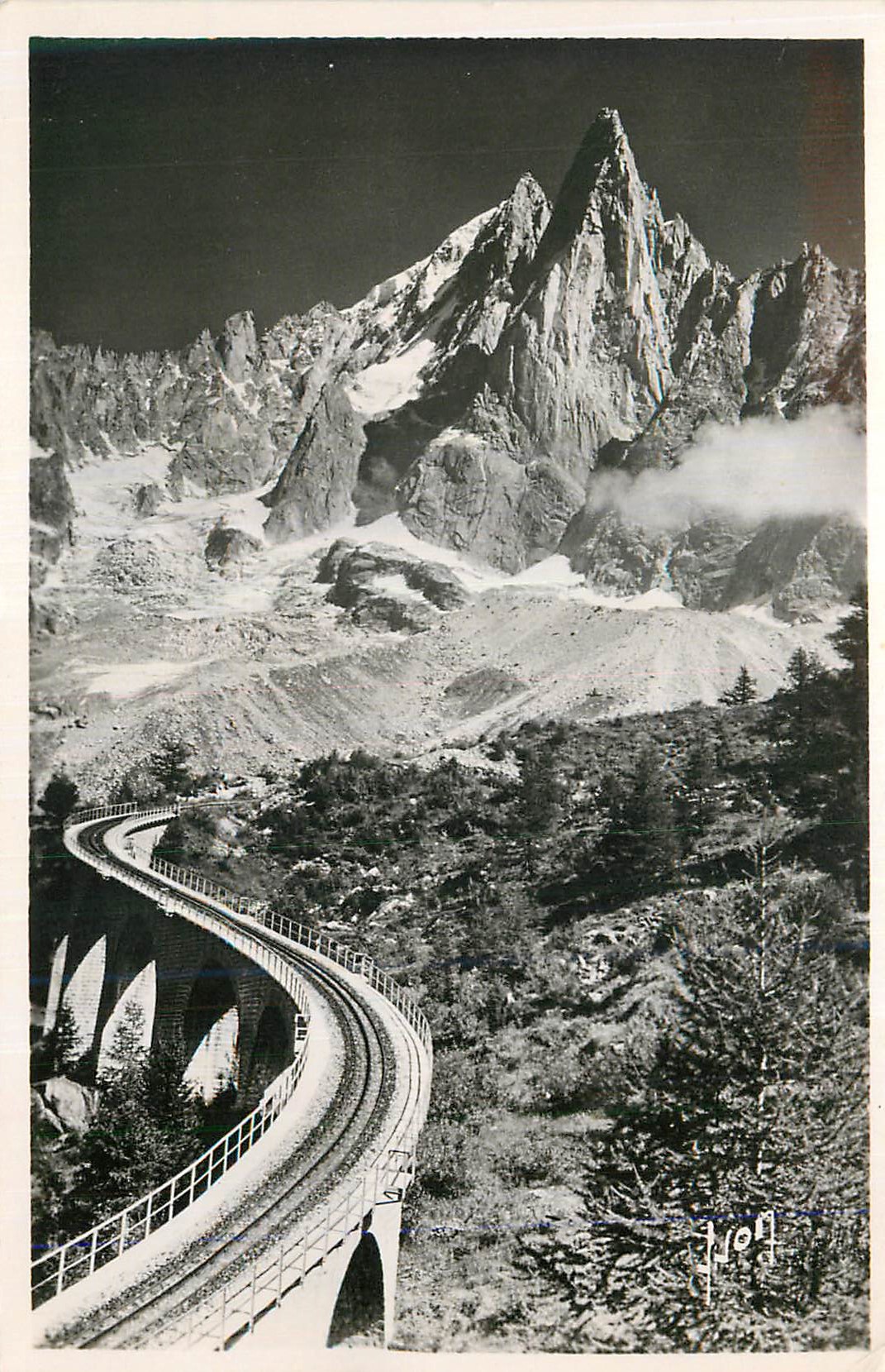 Train à viaducs dans les Alpes — Mont Blanc en arrière-plan — éditeur inconnu, n° de série 209