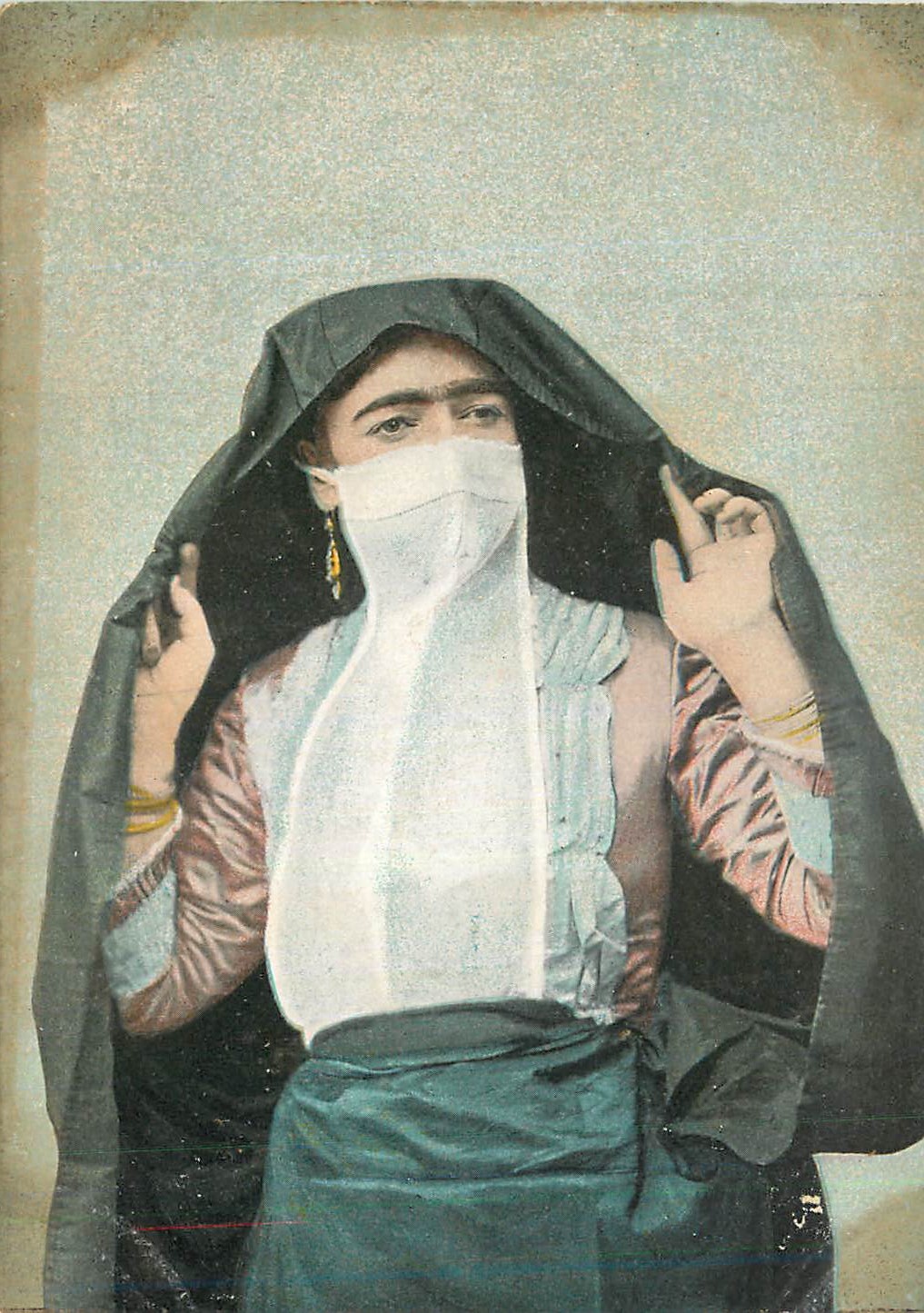 Femme voilée — Égypte — éditeur inconnu, n° de série non lisible