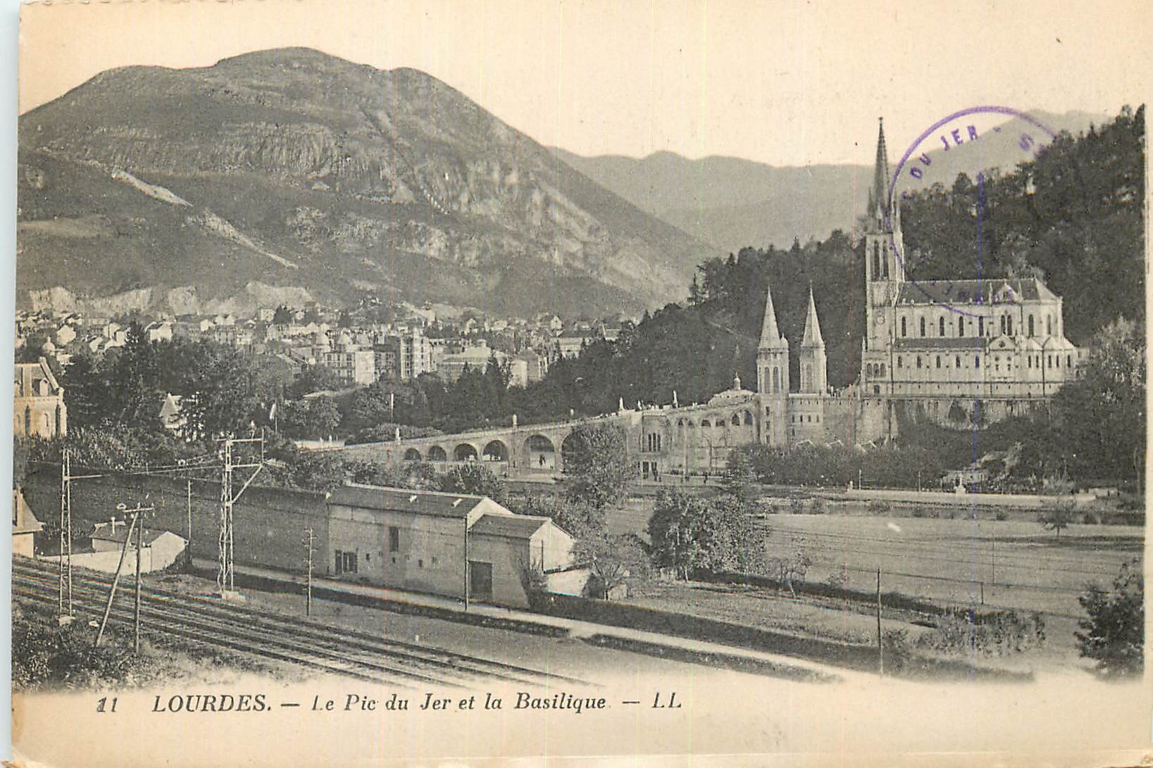 CPA Lourdes Le Pic du Jer et la Basilique