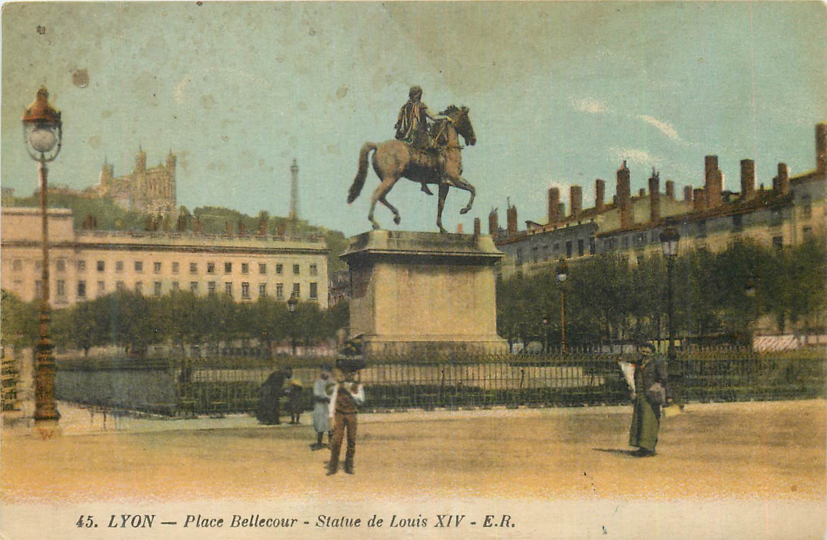 CPA Lyon Place Bellecour Statue de Louis XIV