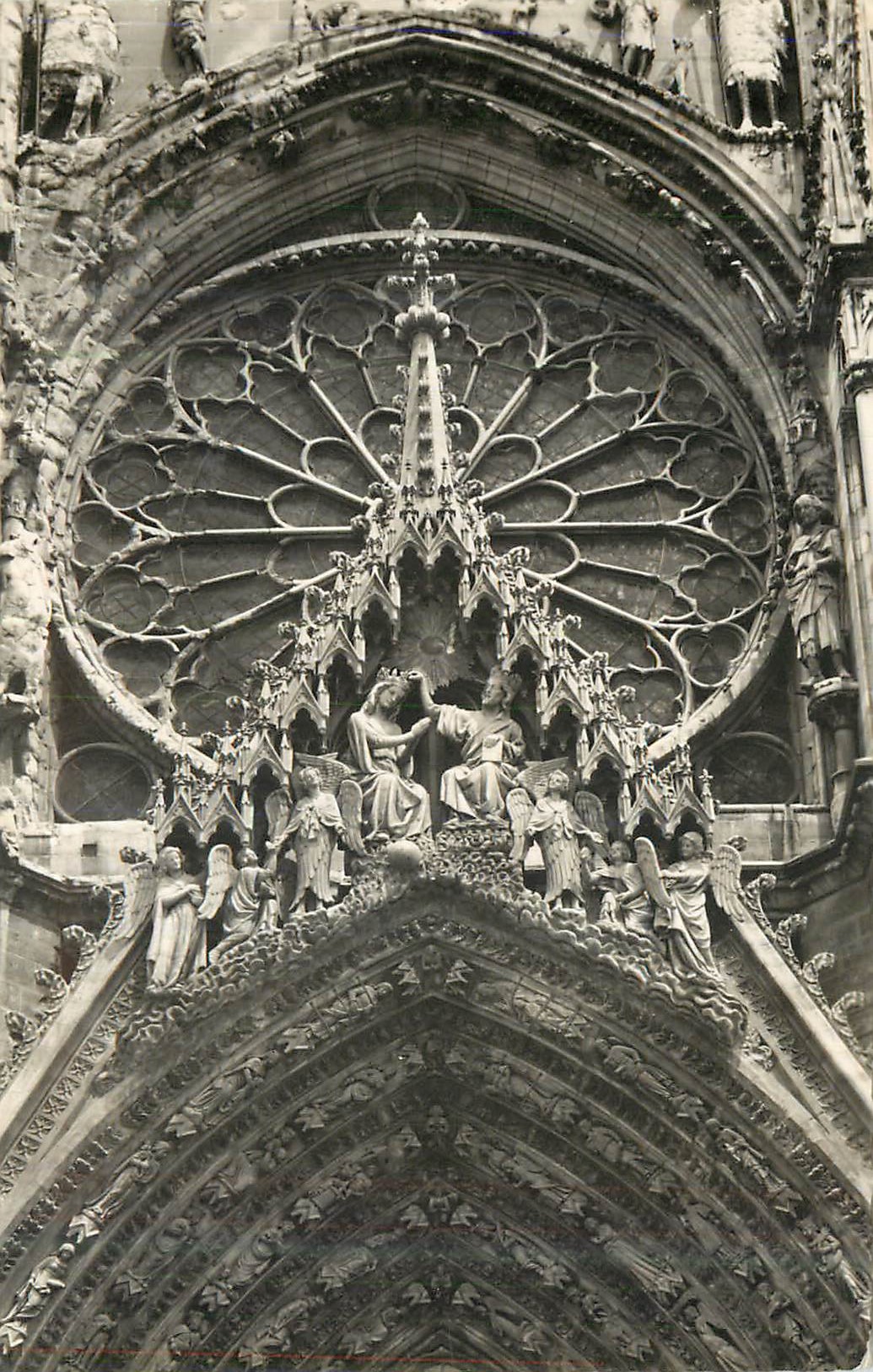 CPM Cathedrale de Reims Le Couronnement de la Vierge et la Grande Rosace