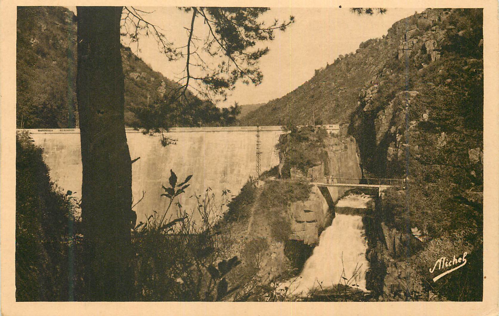 CPA Gorges de la Vezere La Correze Touristique Barrage du Saillant La Cascade