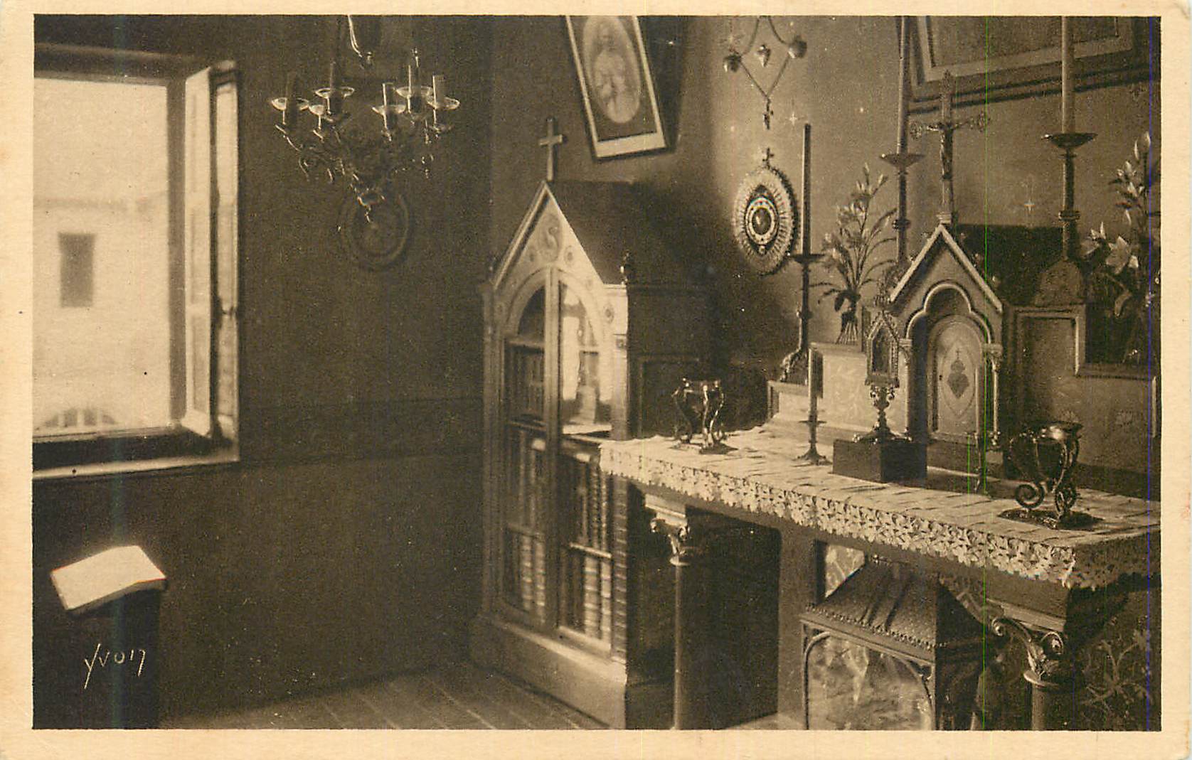 CPA Paray le Monial (Saone et Loire) La Douce France Angle de la Chambre d'Infirmerie