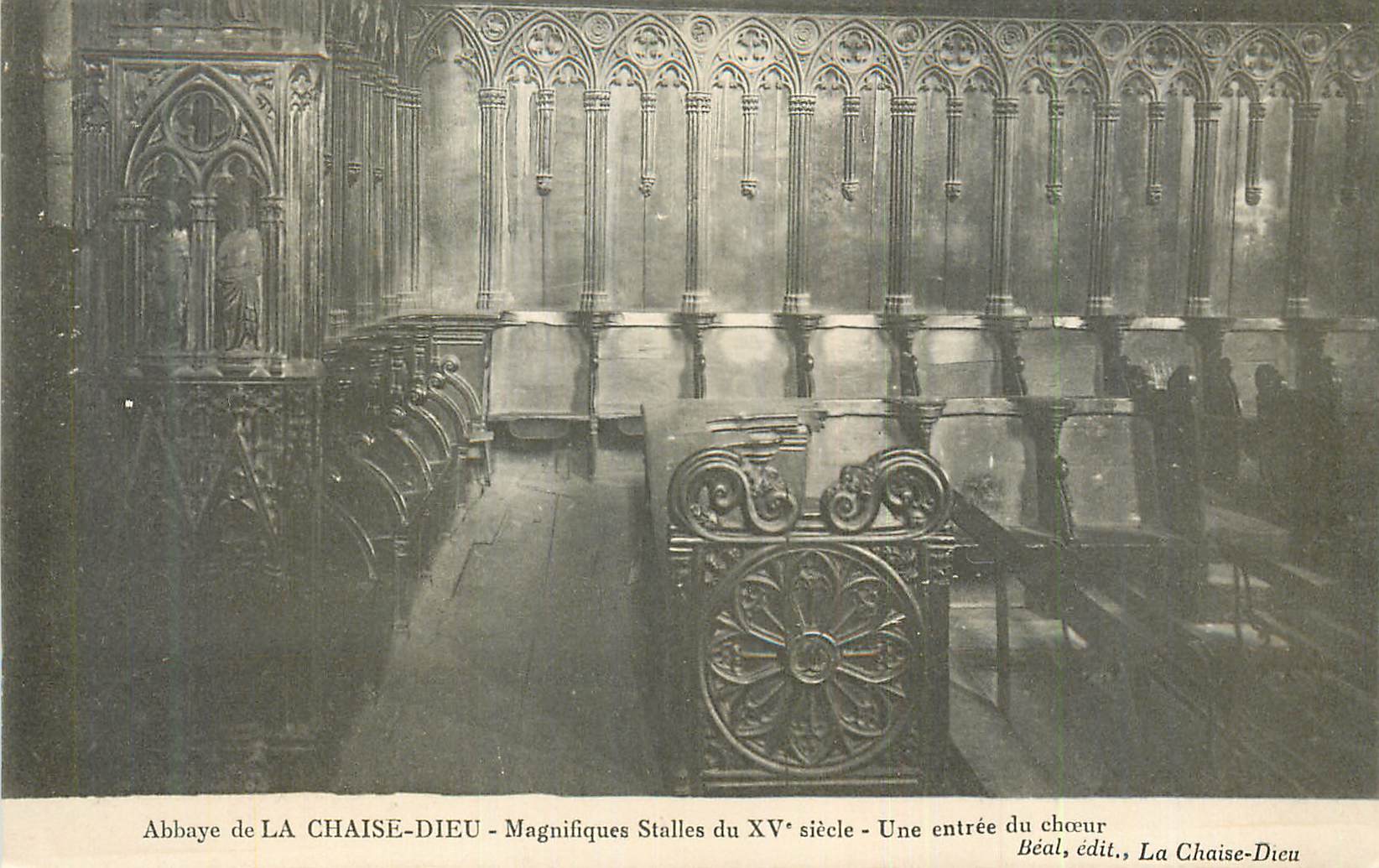 CPA Abbaye de la Chaise Dieu Magnifiques Stalles du XVe Siecle Une entree du Choeur