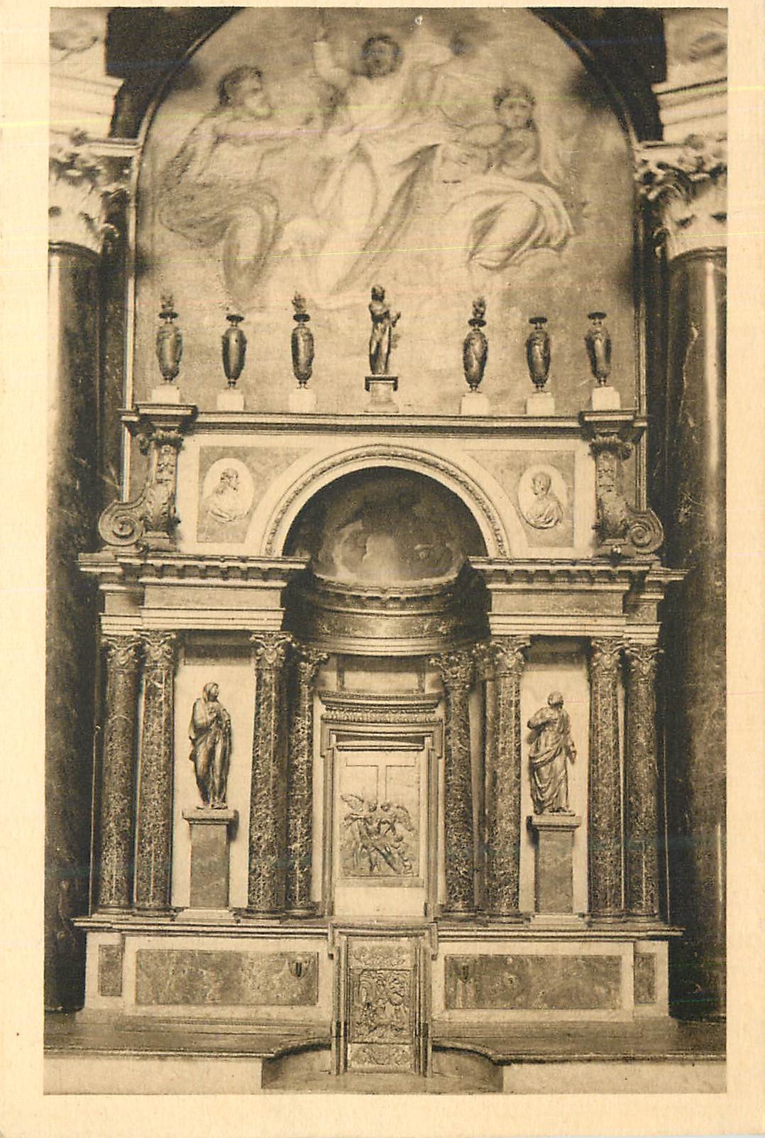 CPA Ecole de Pont Levoy (L et Ch) Le Tabernacle du Maitre Autel en Porphyre