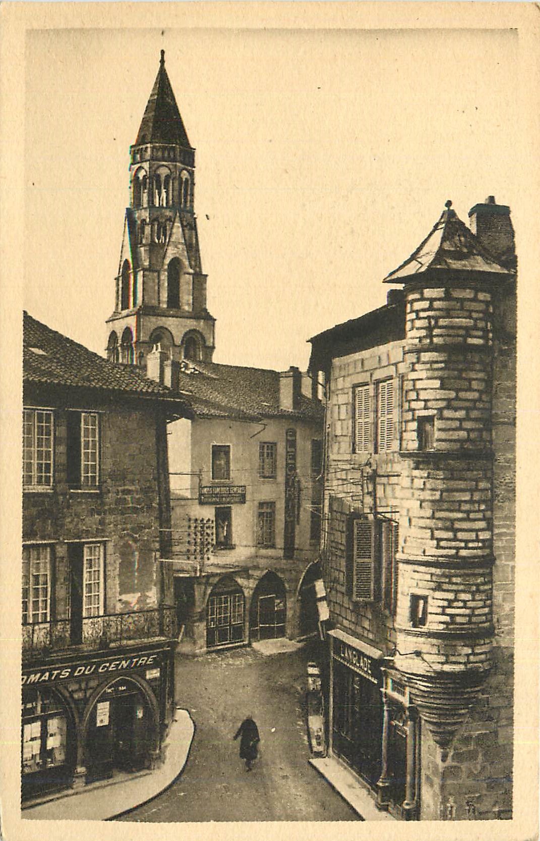 CPA St Leonard (Hte V) Vieilles Maisons et la Tour Ronde