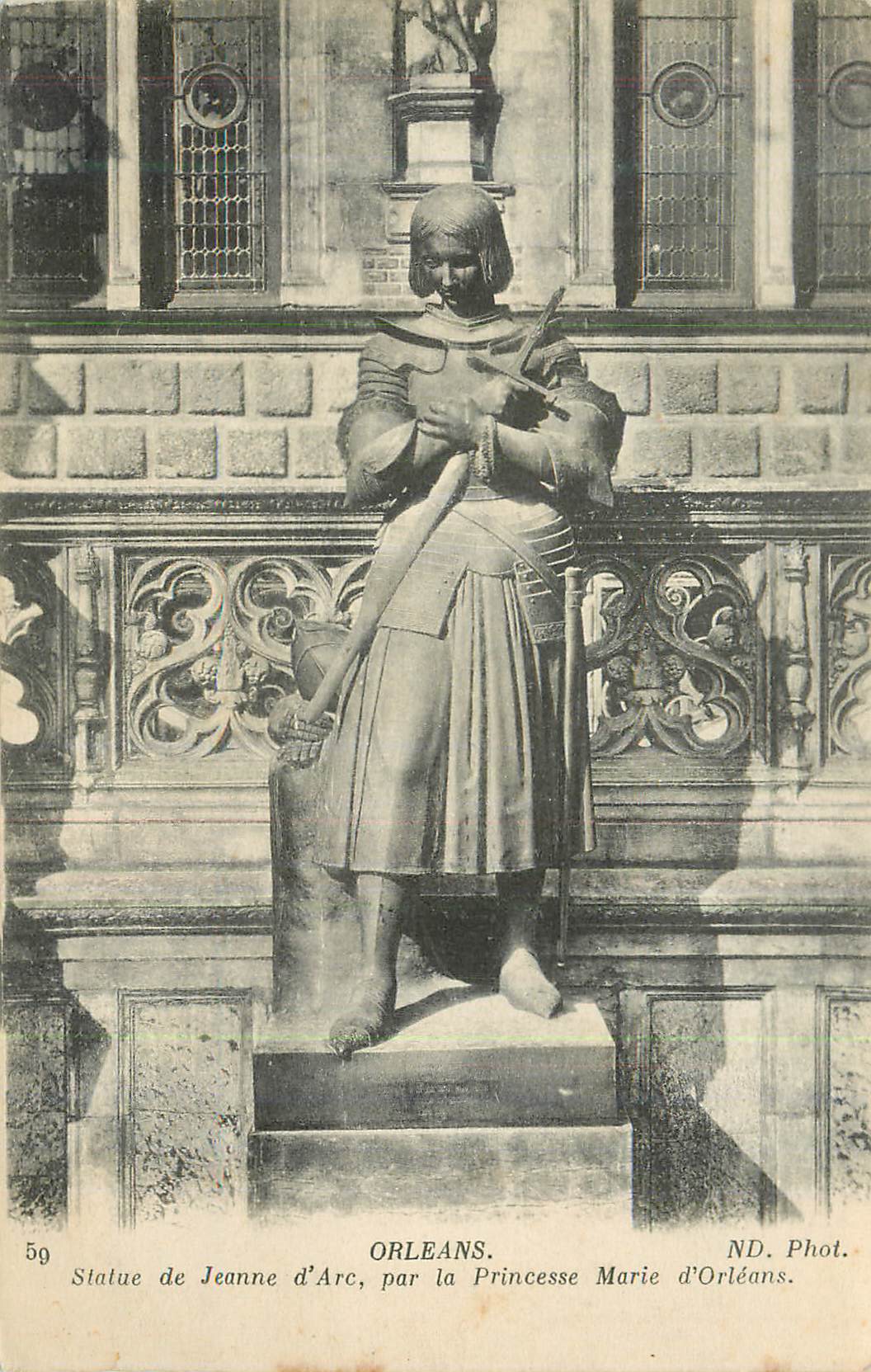 CPA Orleans Statue de Jeanne d'Arc par la Princesse Marie d'Orleans